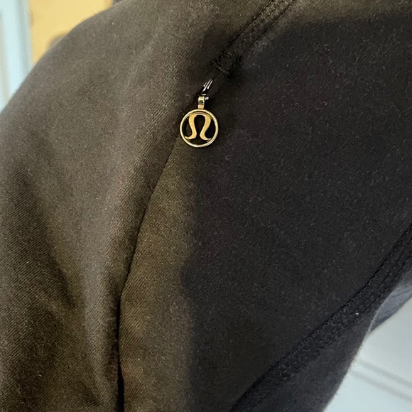 LULULEMON PULLOVER SWEATER!‎ - Picture 6 of 6